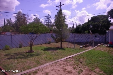 1525 N Calle Valencia