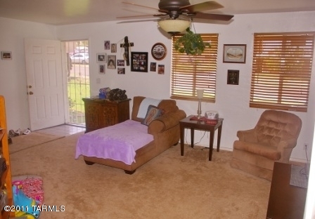 1525 N Calle Valencia