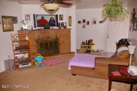 1525 N Calle Valencia