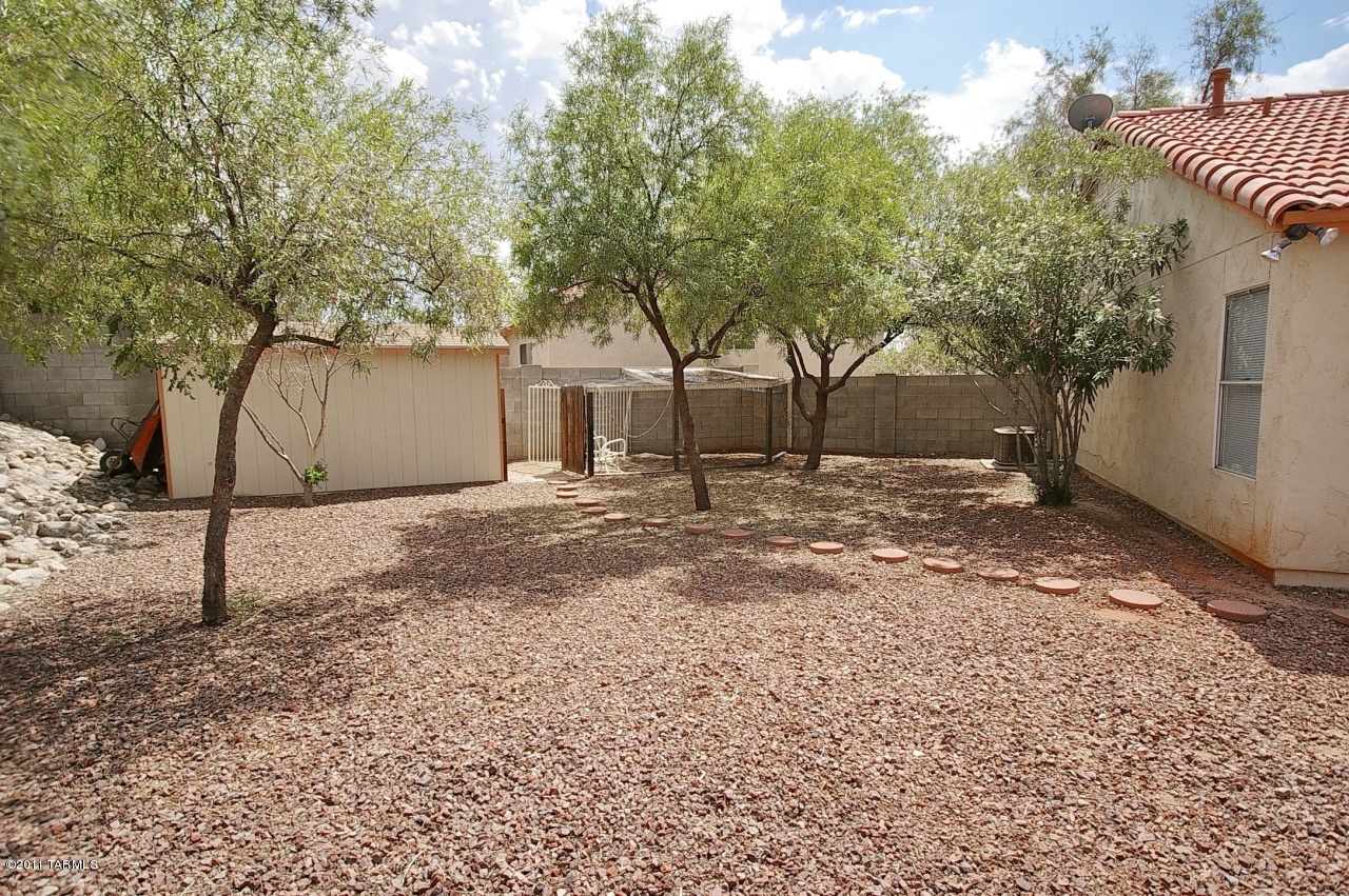 9424 N Warbler Place