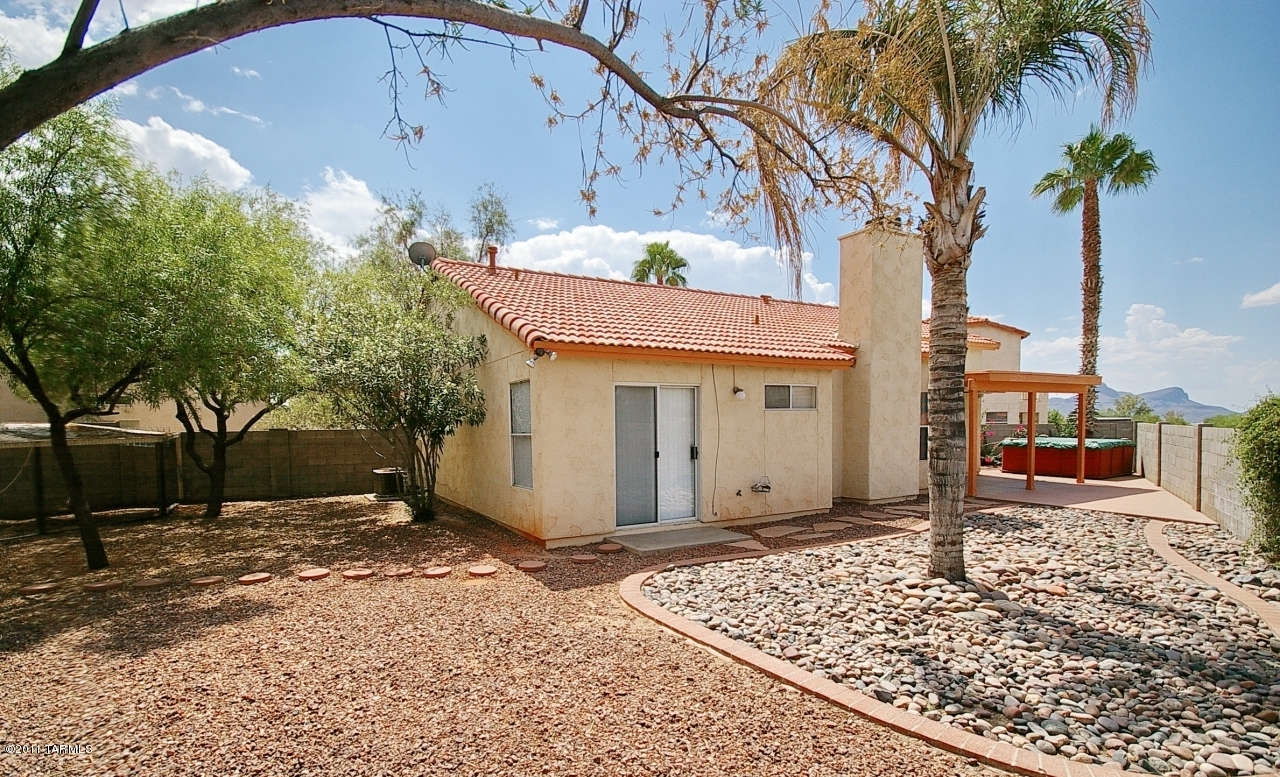 9424 N Warbler Place