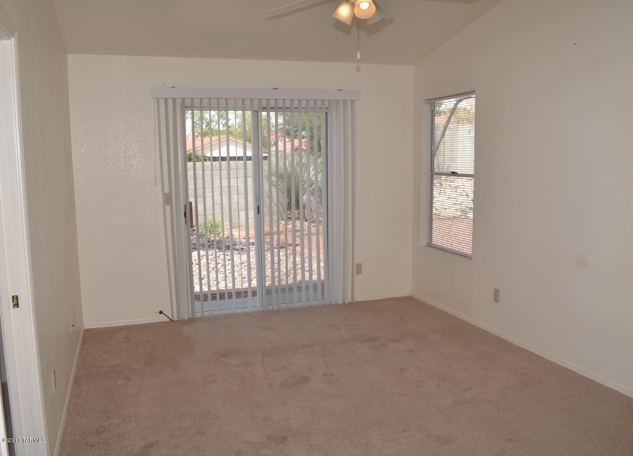 9424 N Warbler Place