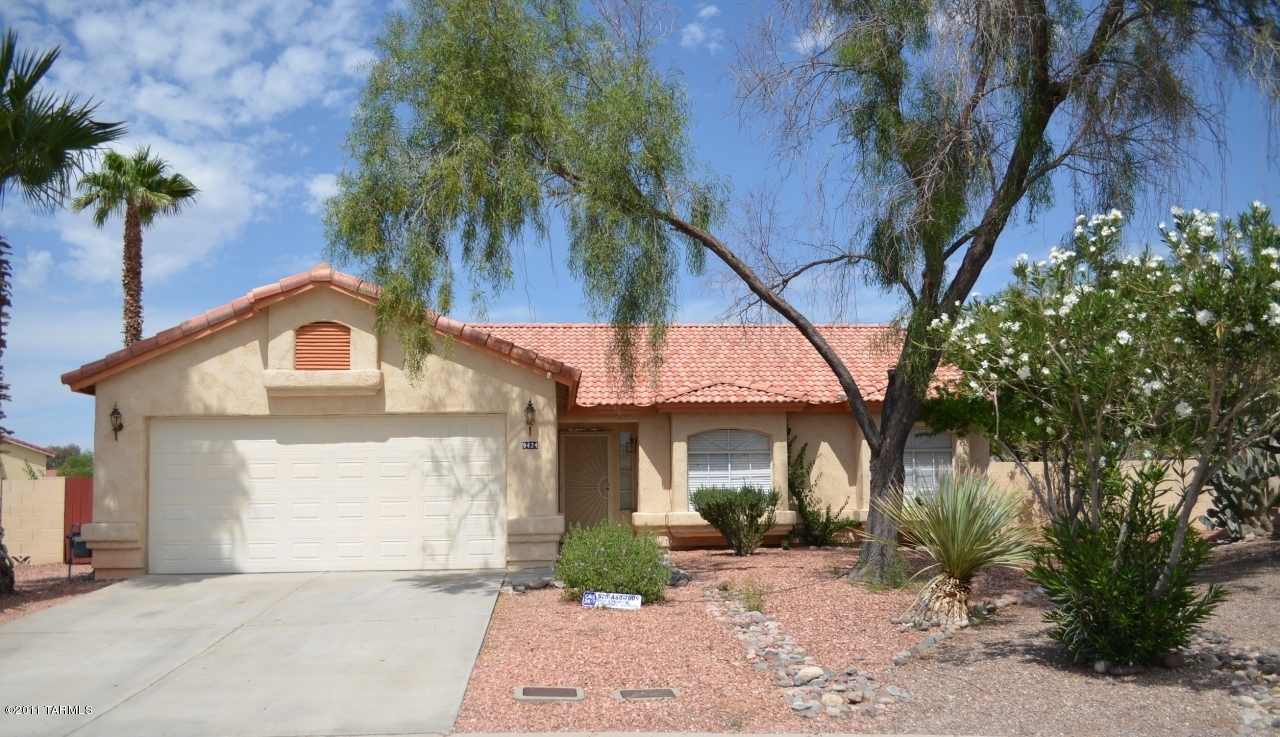 9424 N Warbler Place