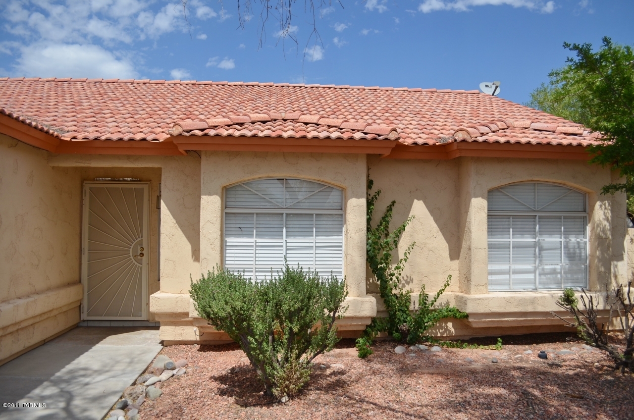 9424 N Warbler Place