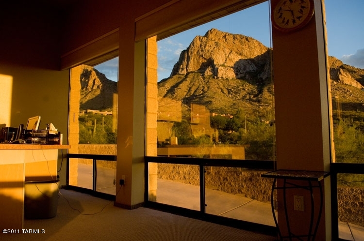 1581 E Crimson Canyon Place