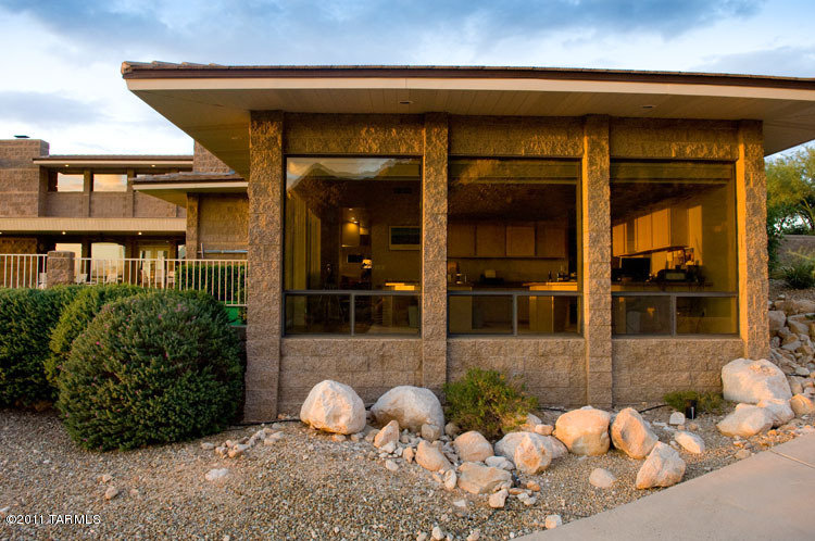 1581 E Crimson Canyon Place