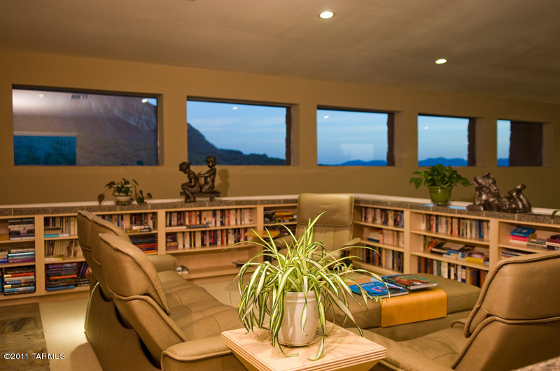 1581 E Crimson Canyon Place