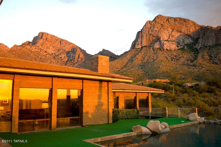 1581 E Crimson Canyon Place