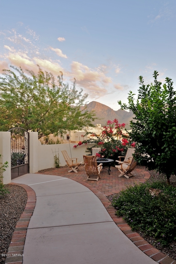 10979 N Pusch Ridge View Place