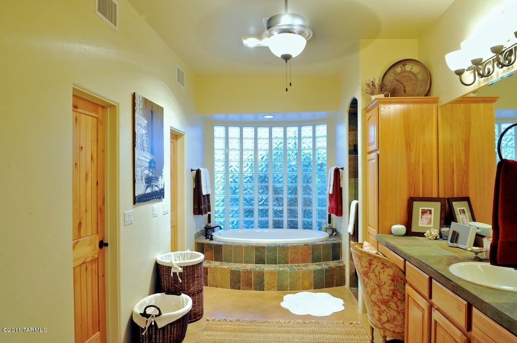 10979 N Pusch Ridge View Place