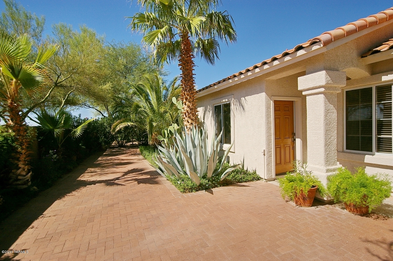 12125 N New Dawn Avenue