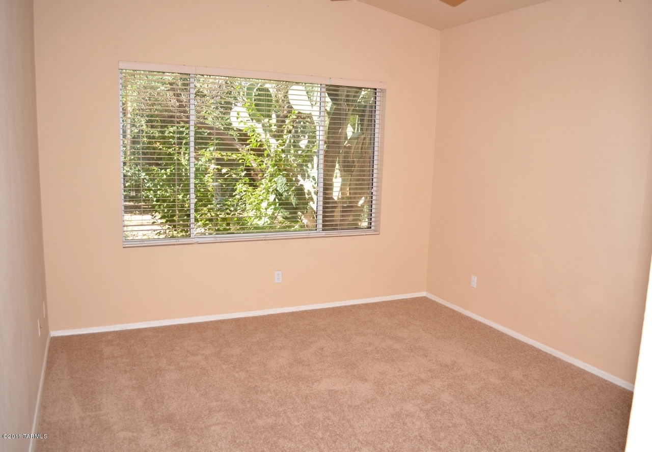 12125 N New Dawn Avenue