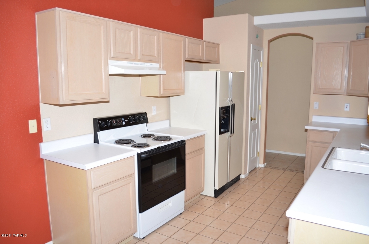 12125 N New Dawn Avenue