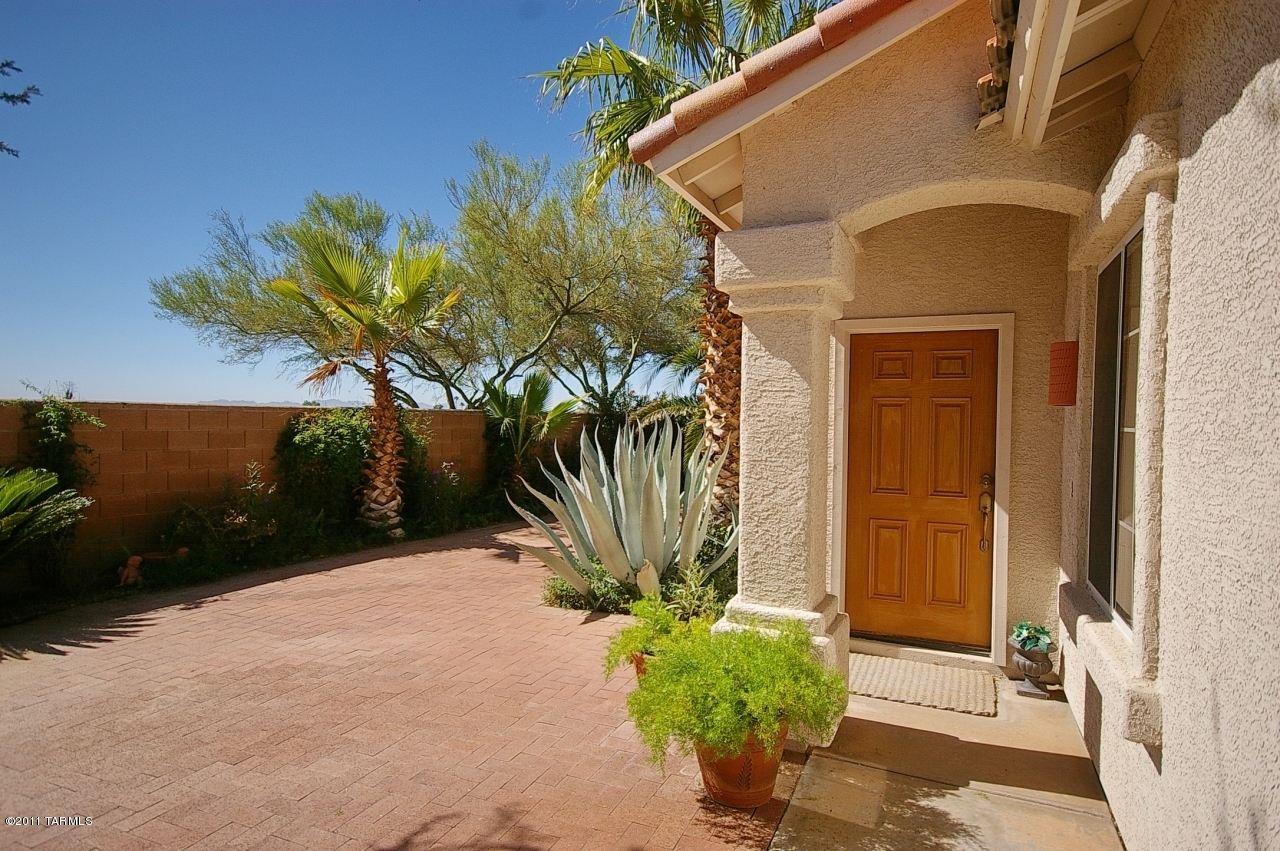 12125 N New Dawn Avenue