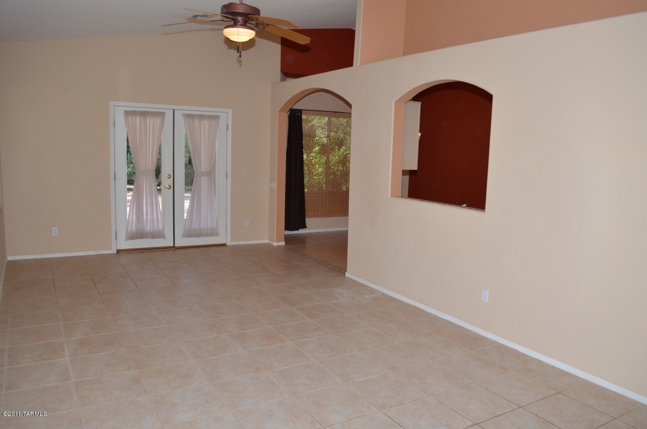 12125 N New Dawn Avenue