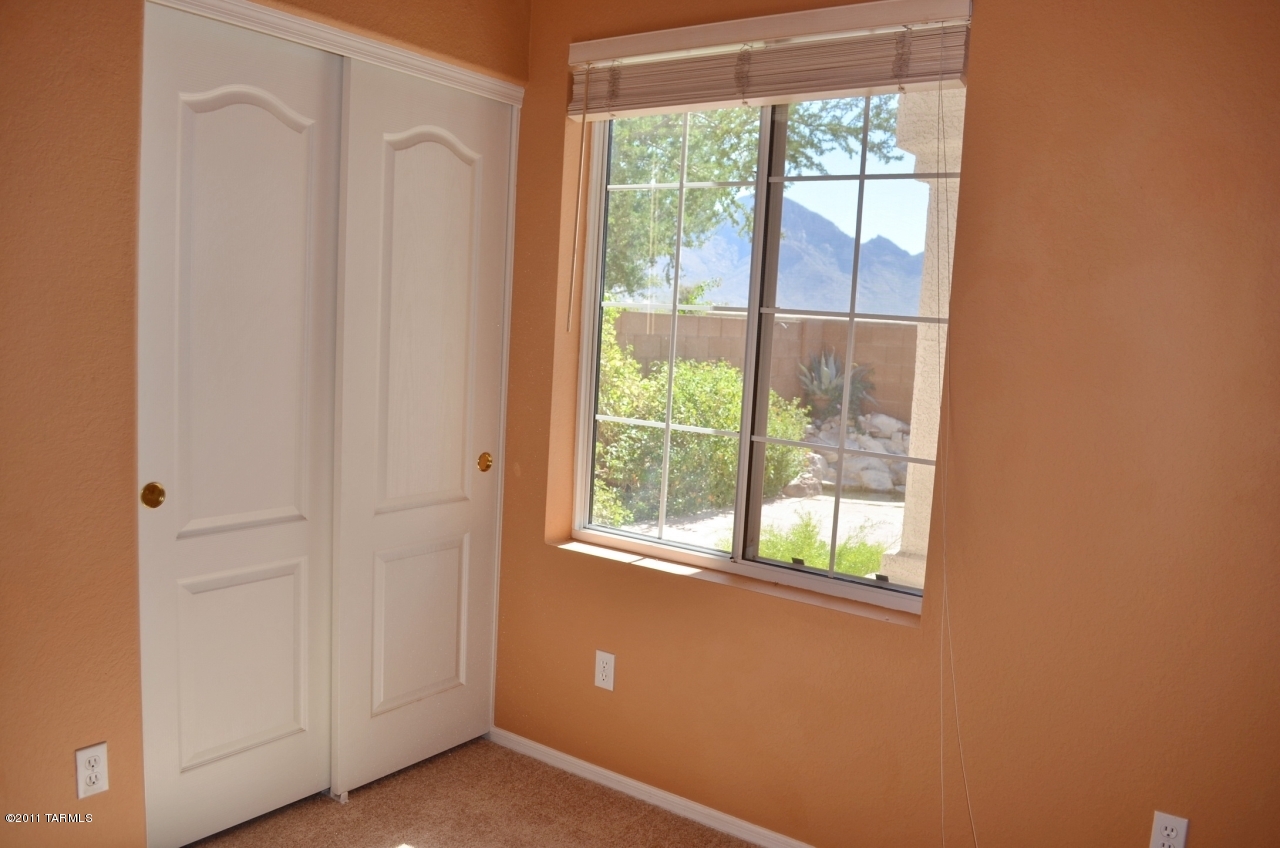 12125 N New Dawn Avenue