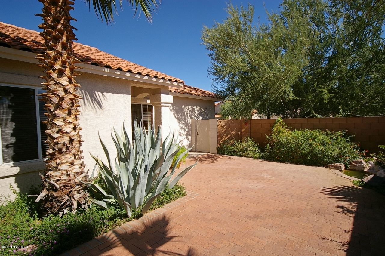 12125 N New Dawn Avenue