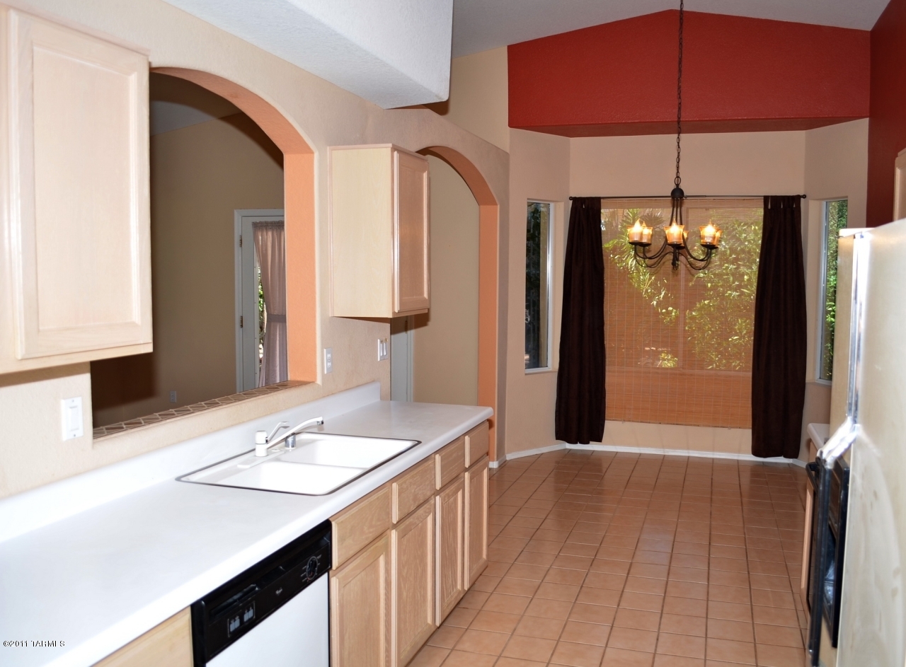 12125 N New Dawn Avenue