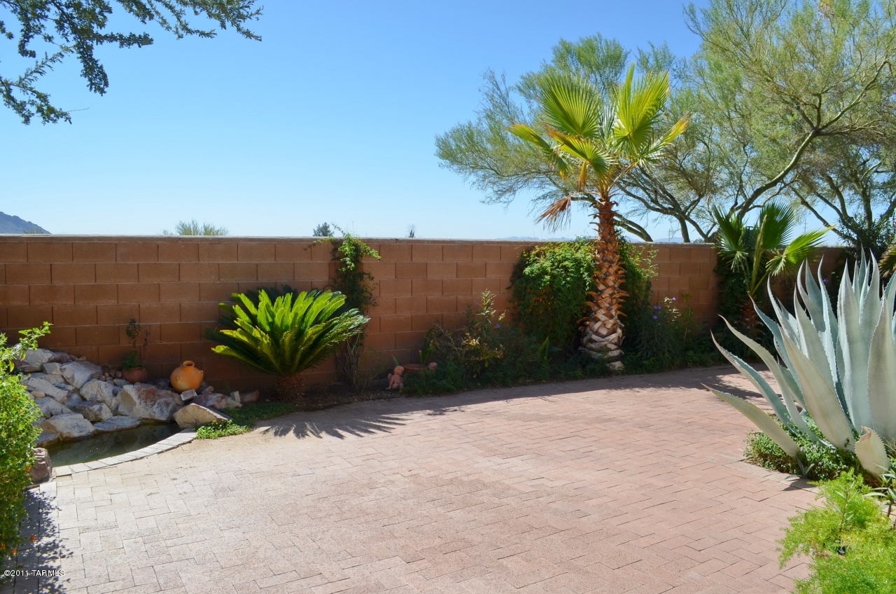 12125 N New Dawn Avenue