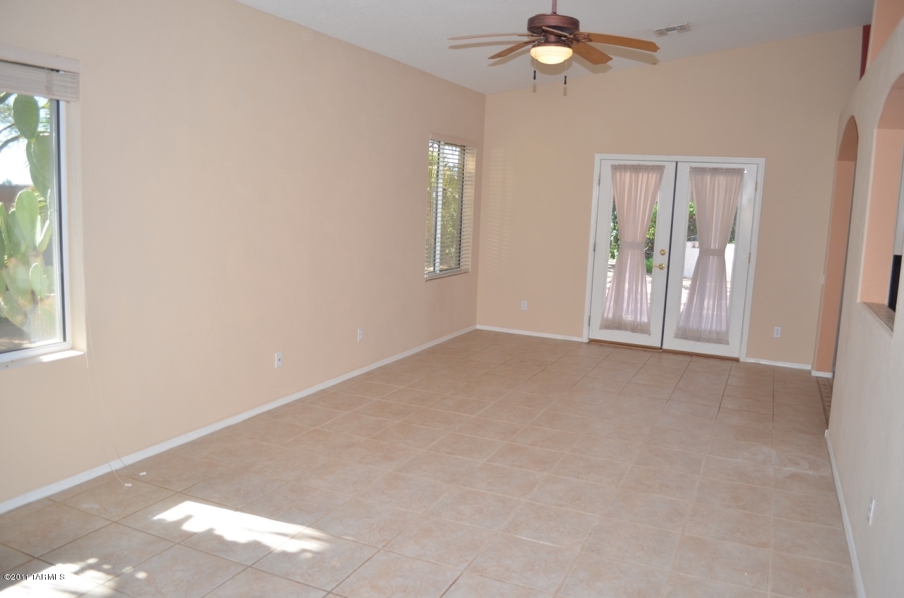 12125 N New Dawn Avenue