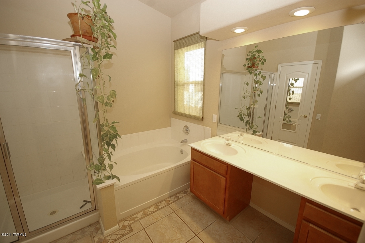 12125 N New Dawn Avenue