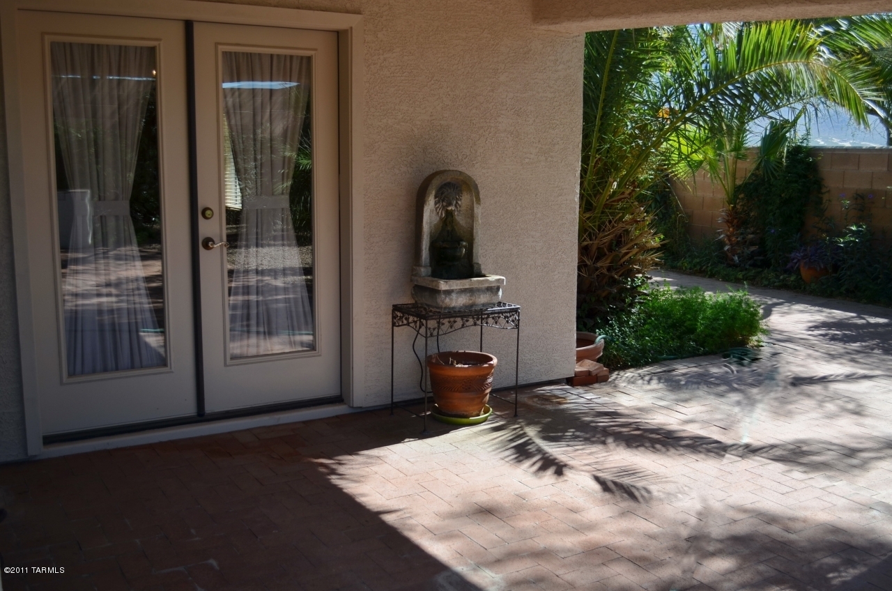 12125 N New Dawn Avenue