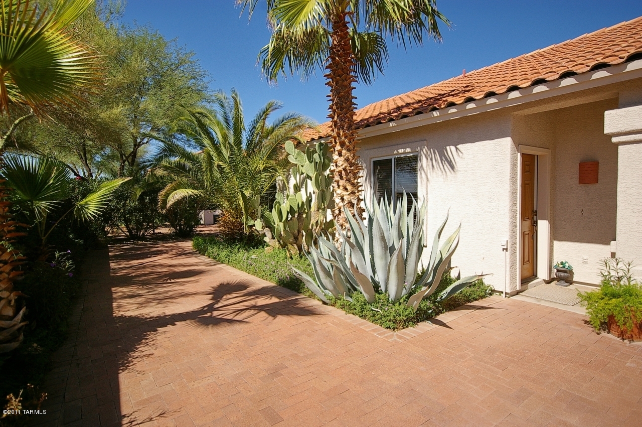 12125 N New Dawn Avenue