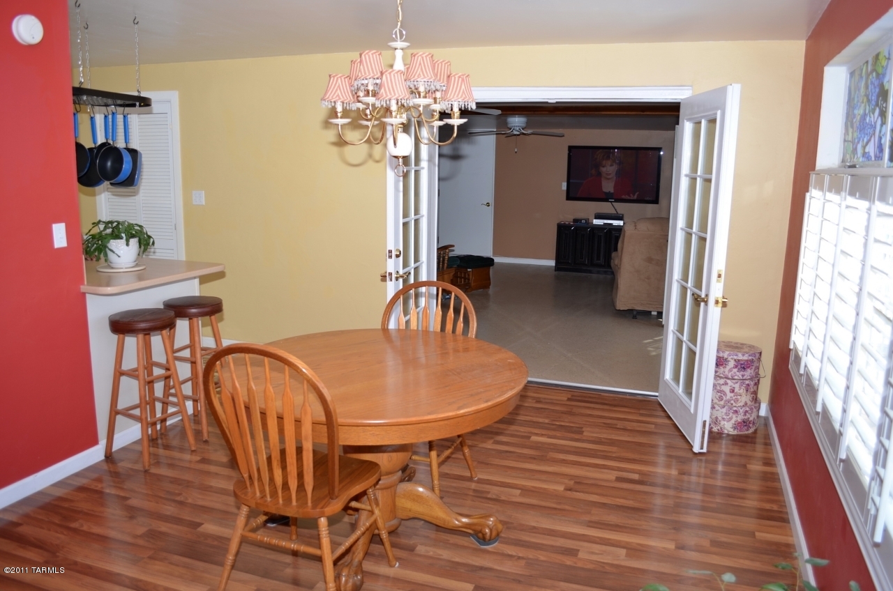 6560 E Calle Mercurio