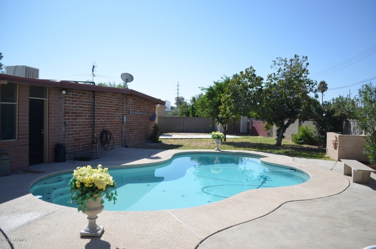 6560 E Calle Mercurio