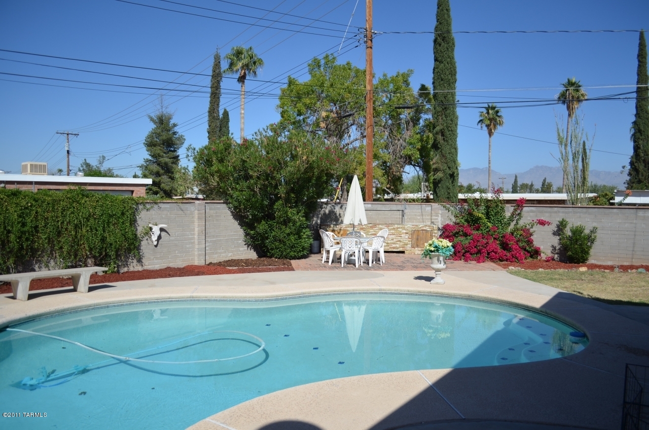 6560 E Calle Mercurio