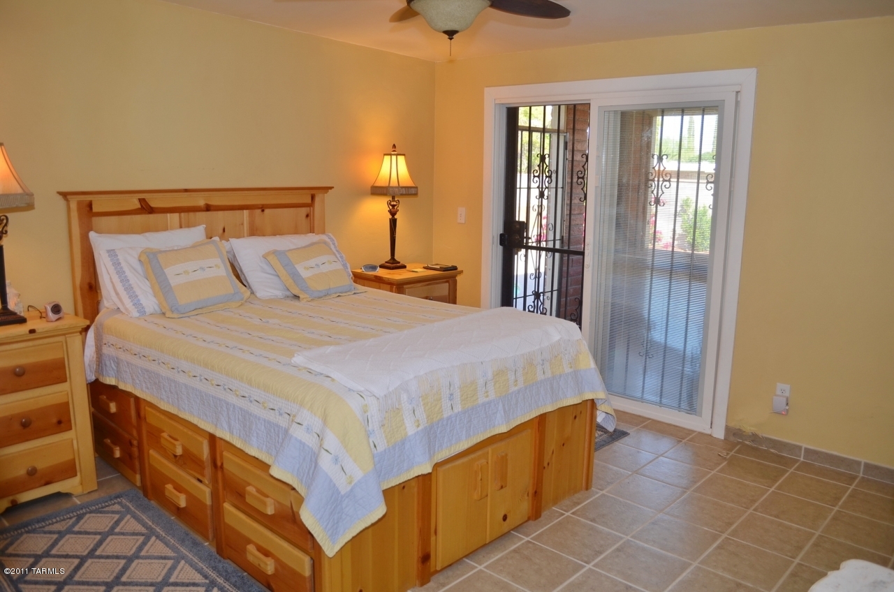 6560 E Calle Mercurio