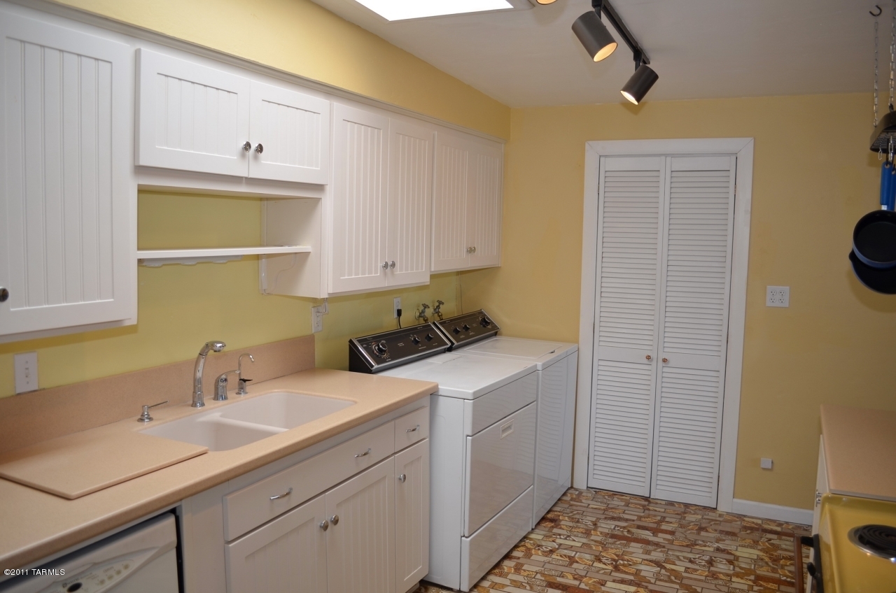 6560 E Calle Mercurio