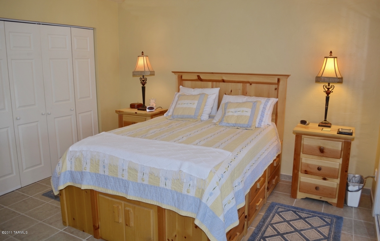 6560 E Calle Mercurio