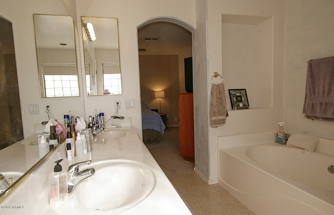 8330 N Austin Nikolas Court