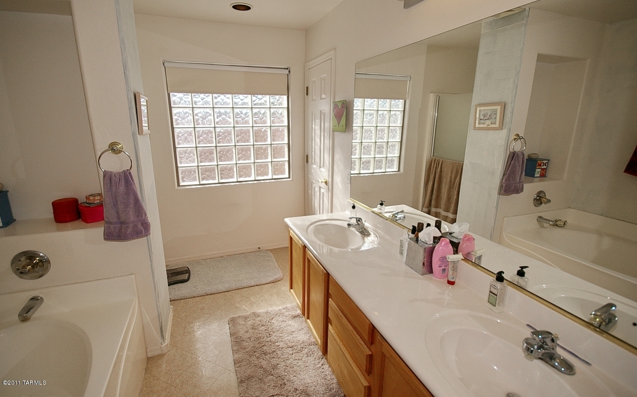 8330 N Austin Nikolas Court