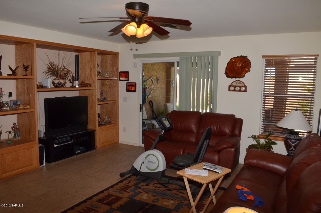 3645 E Farrier Drive