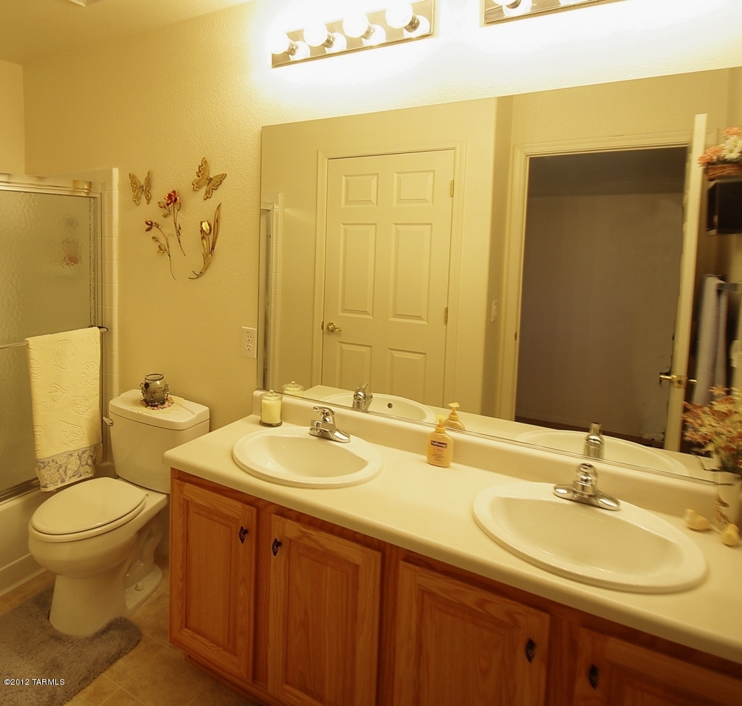 3645 E Farrier Drive