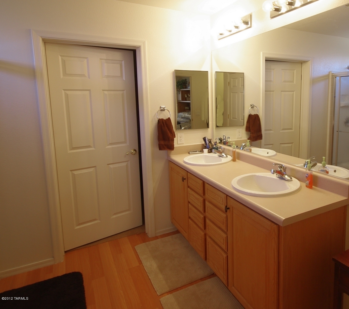 3645 E Farrier Drive