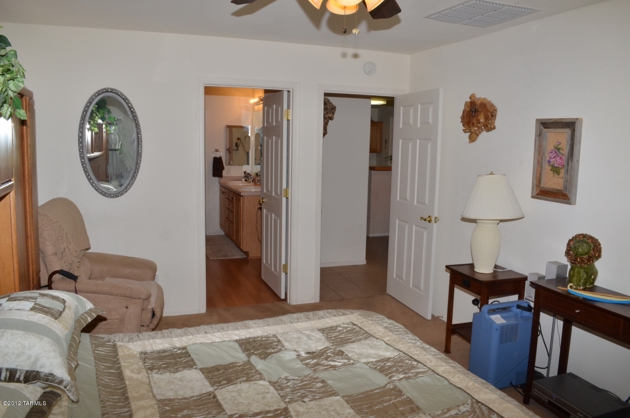 3645 E Farrier Drive