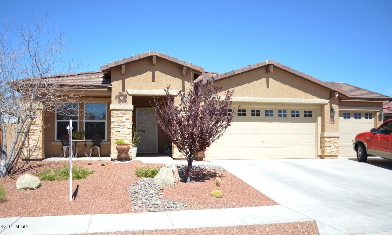 3645 E Farrier Drive