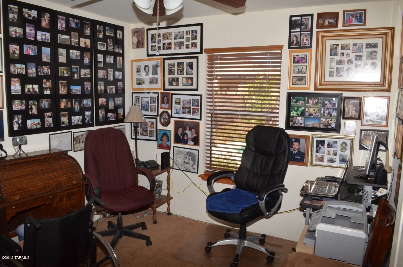 3645 E Farrier Drive