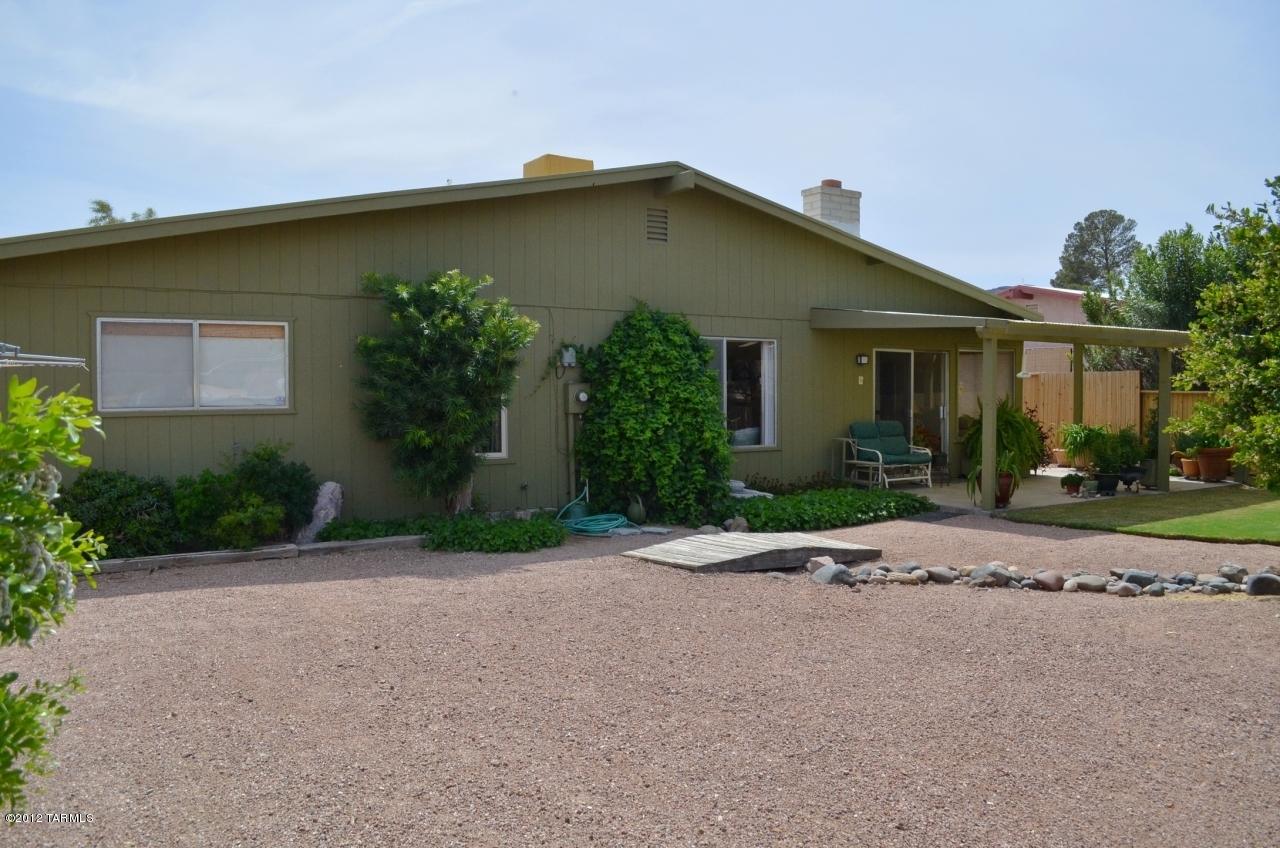 2800 W Desert Crest Drive