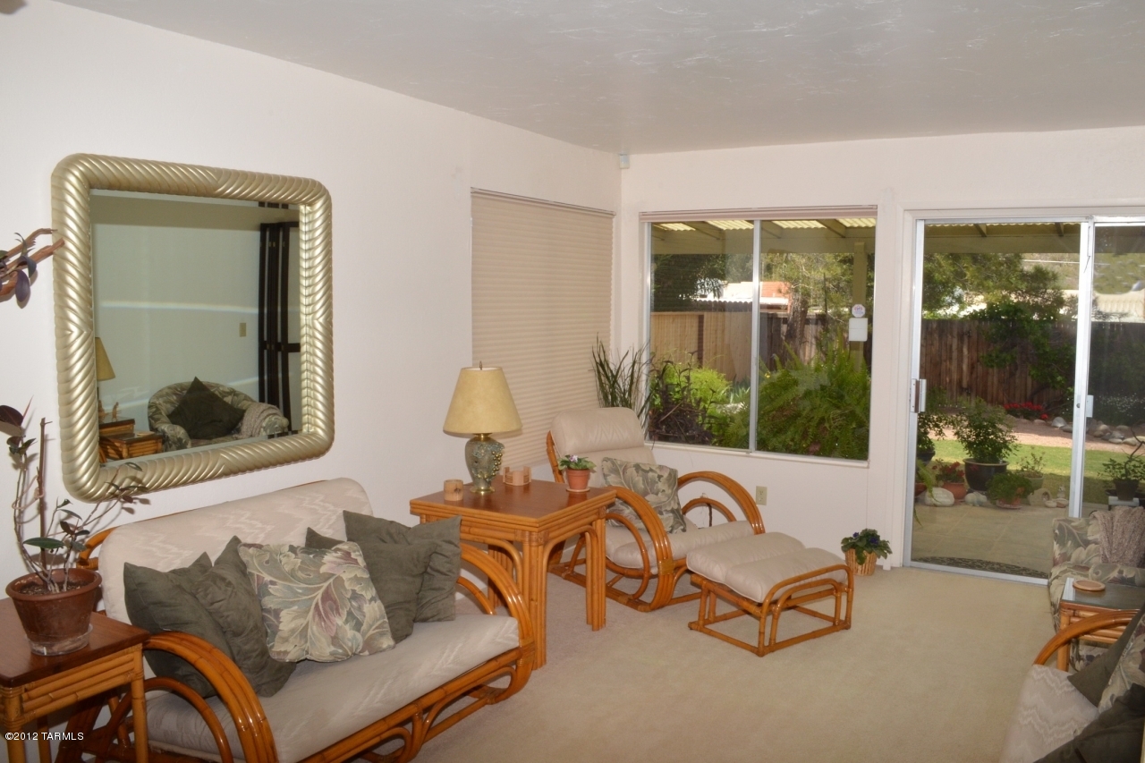 2800 W Desert Crest Drive