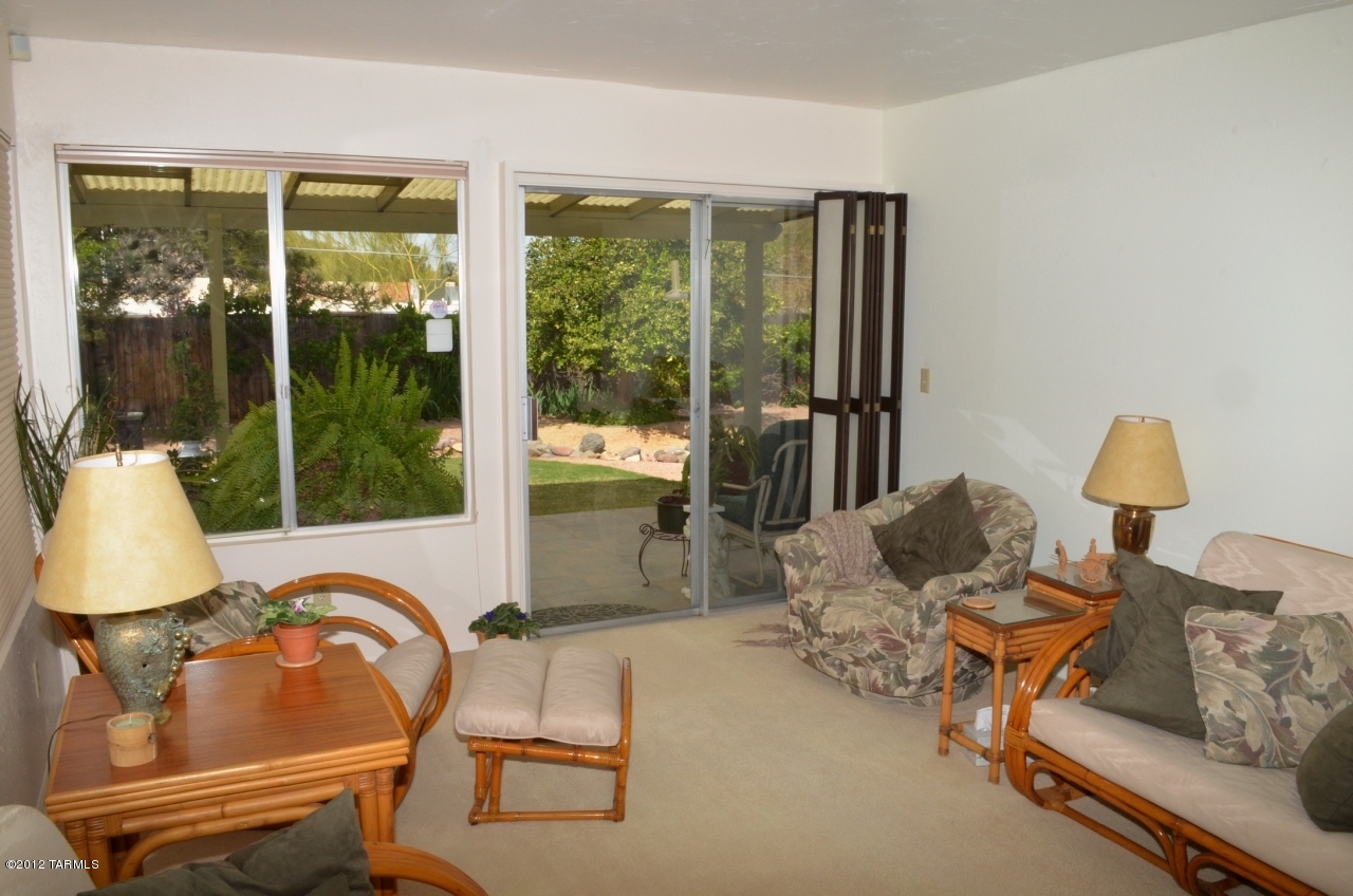 2800 W Desert Crest Drive