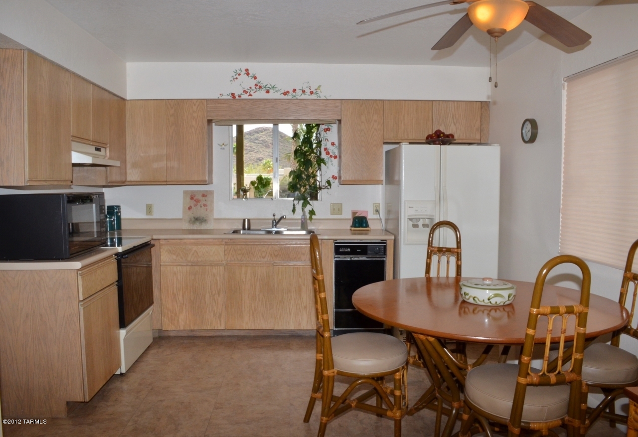 2800 W Desert Crest Drive