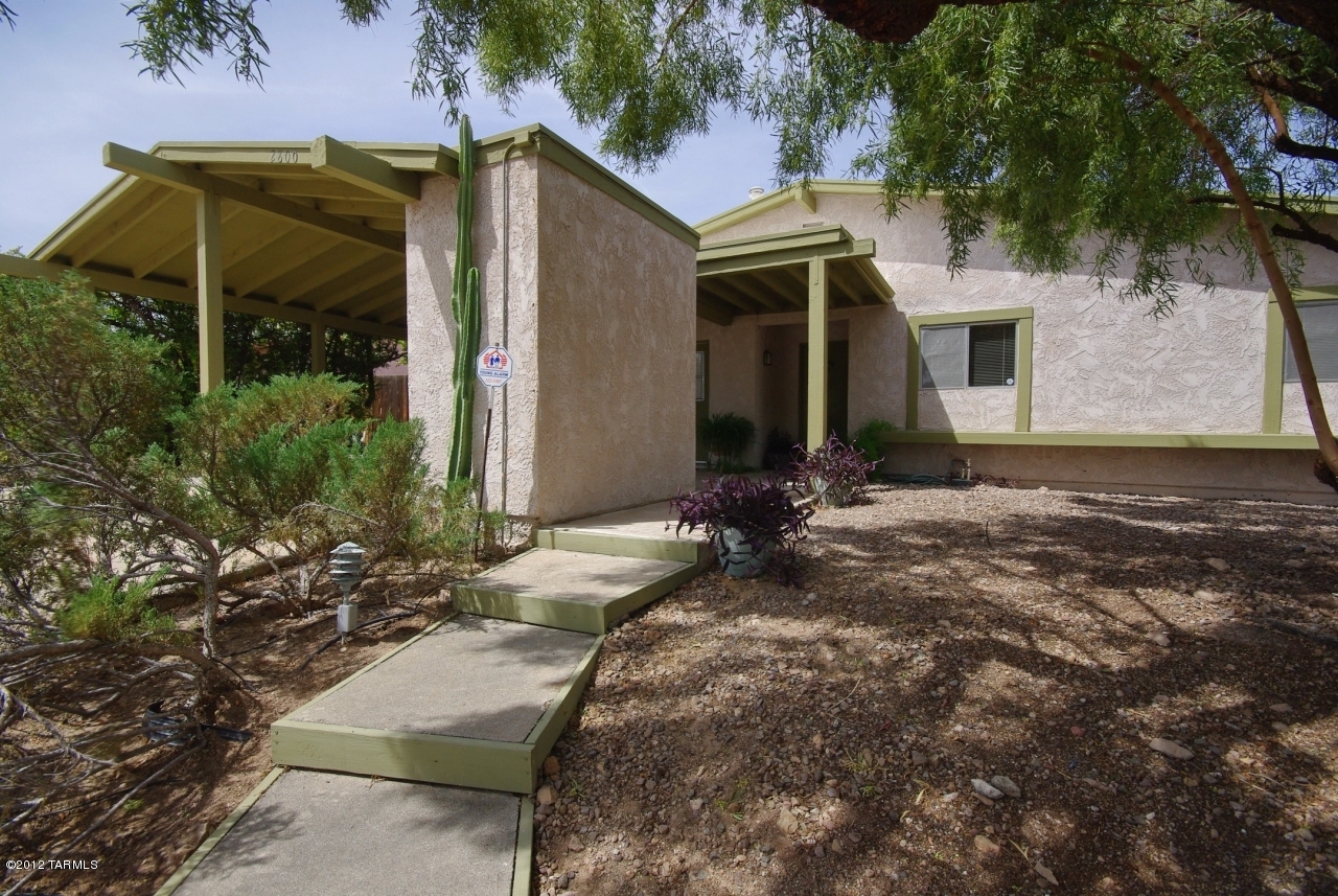 2800 W Desert Crest Drive