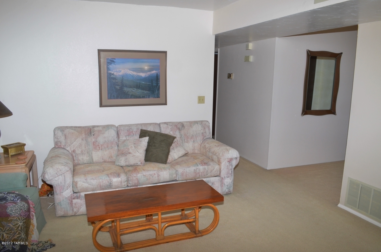 2800 W Desert Crest Drive