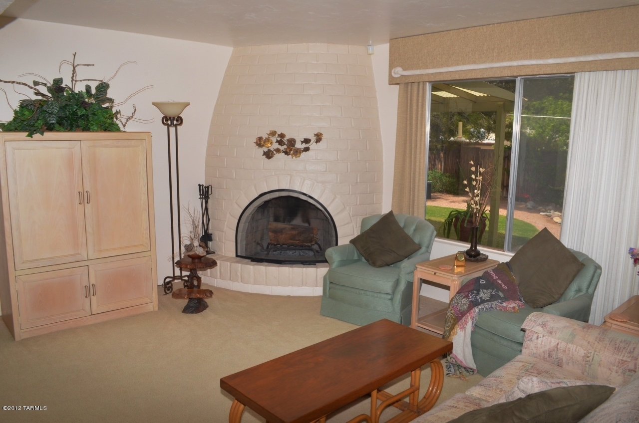 2800 W Desert Crest Drive