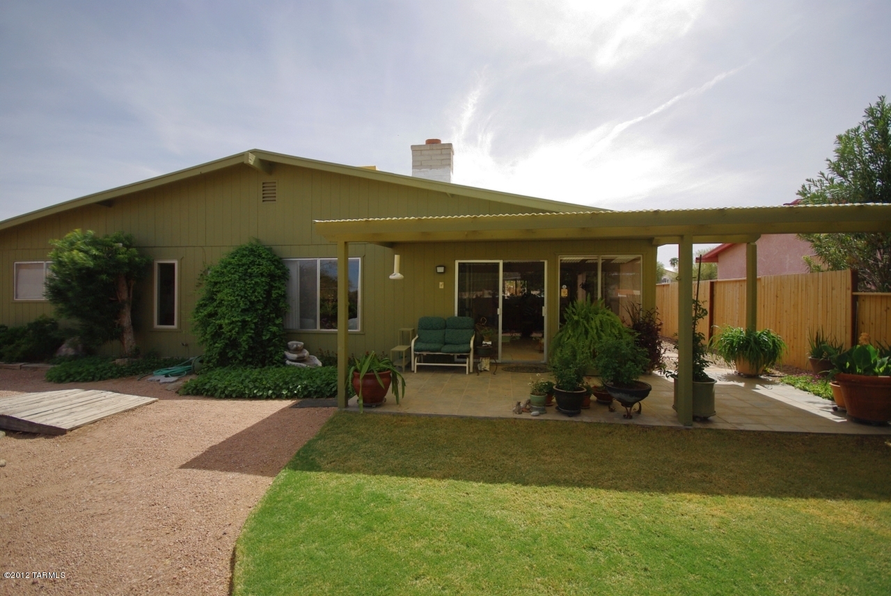 2800 W Desert Crest Drive