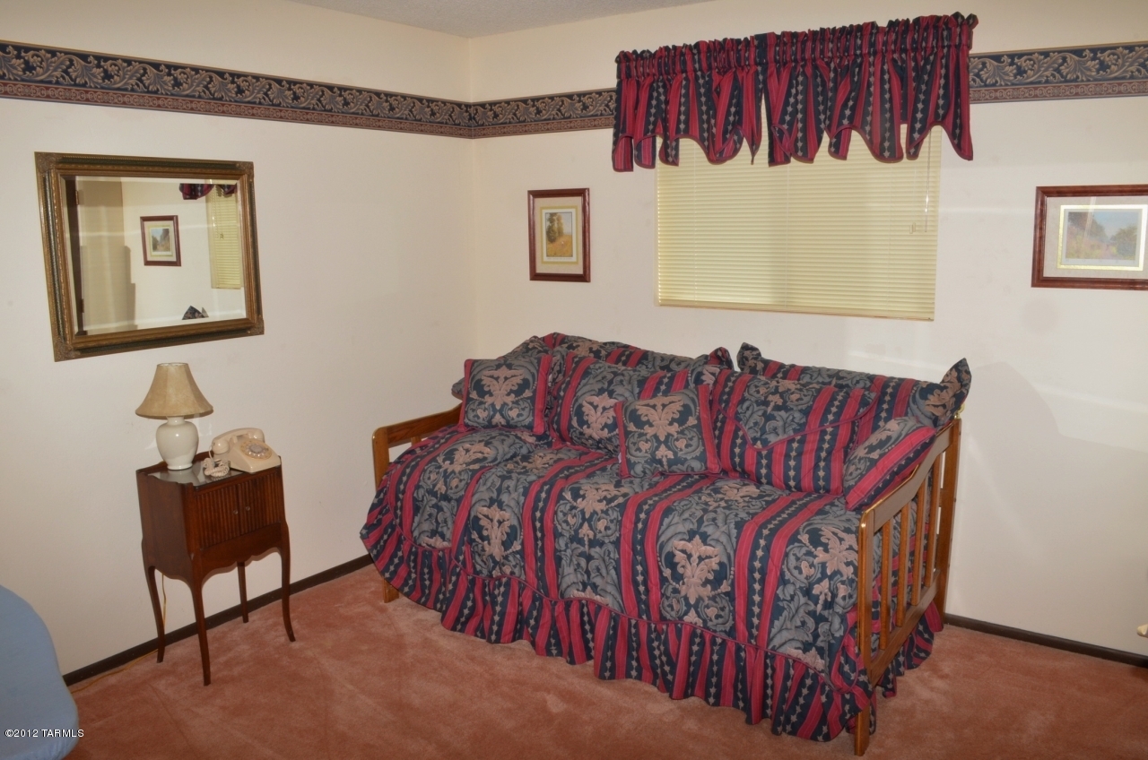 2800 W Desert Crest Drive